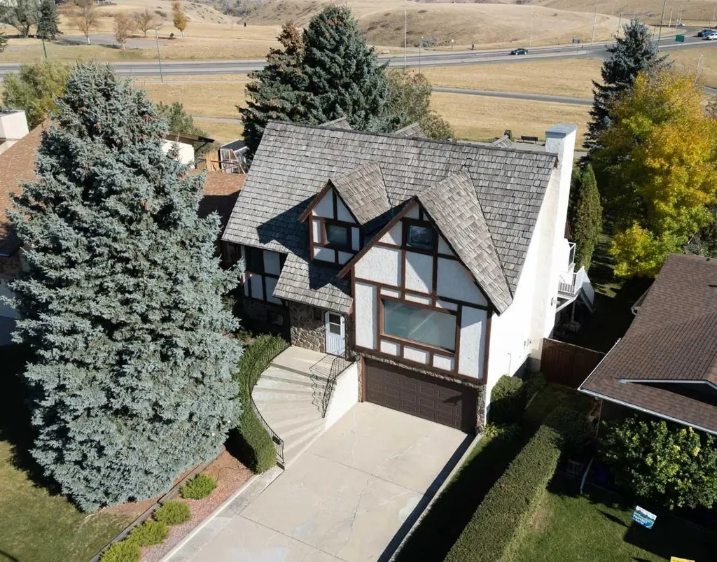 86 Chippewa Crescent W Lethbridge AB T1K5B5