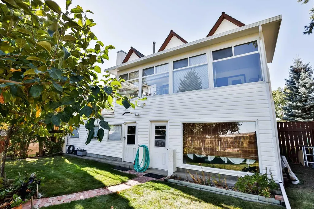 86 Chippewa Crescent W Lethbridge AB T1K5B5