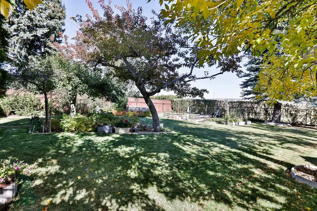 86 Chippewa Crescent W Lethbridge AB T1K5B5