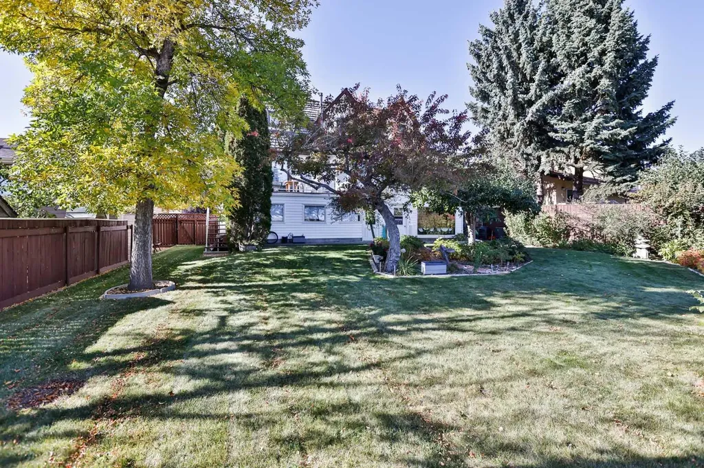 86 Chippewa Crescent W Lethbridge AB T1K5B5