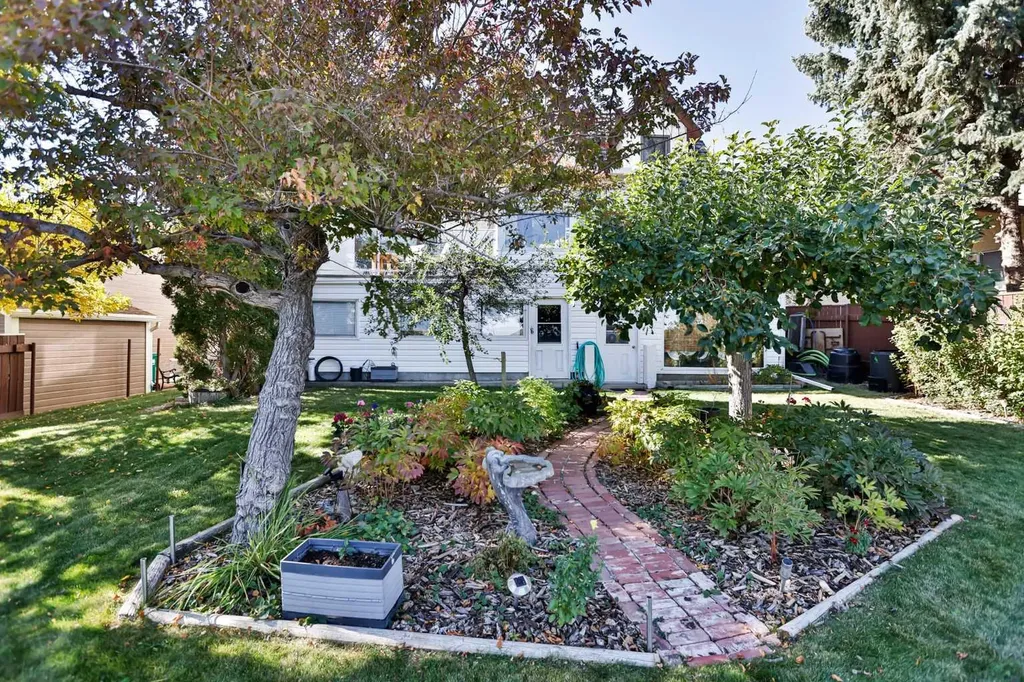 86 Chippewa Crescent W Lethbridge AB T1K5B5