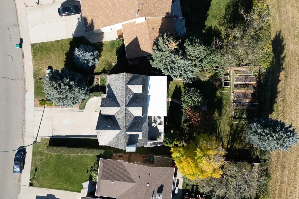 86 Chippewa Crescent W Lethbridge AB T1K5B5