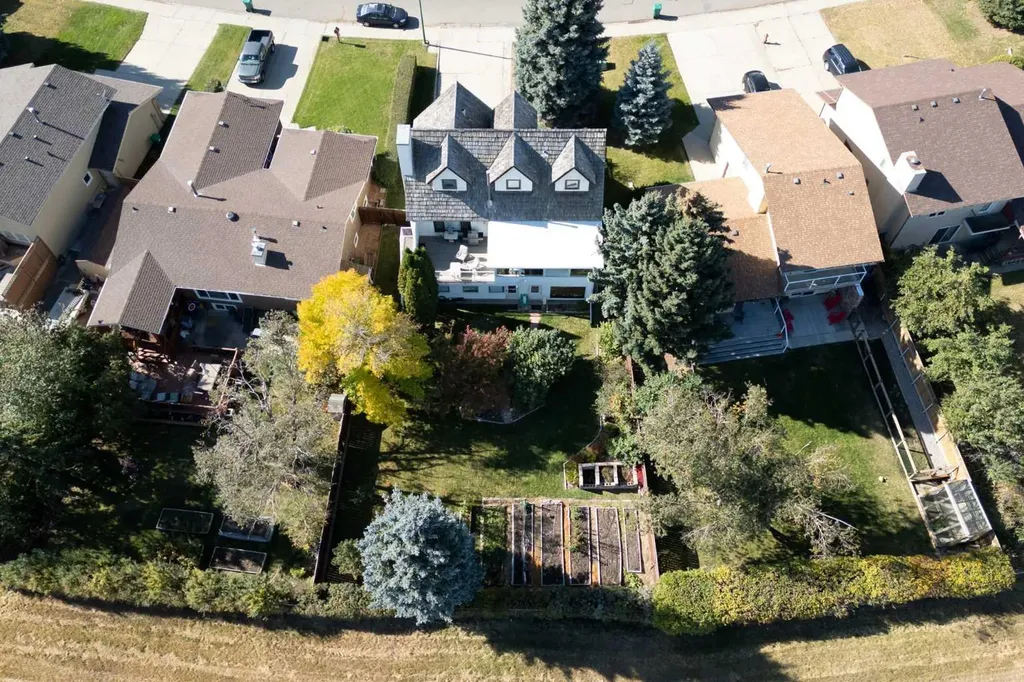 86 Chippewa Crescent W Lethbridge AB T1K5B5