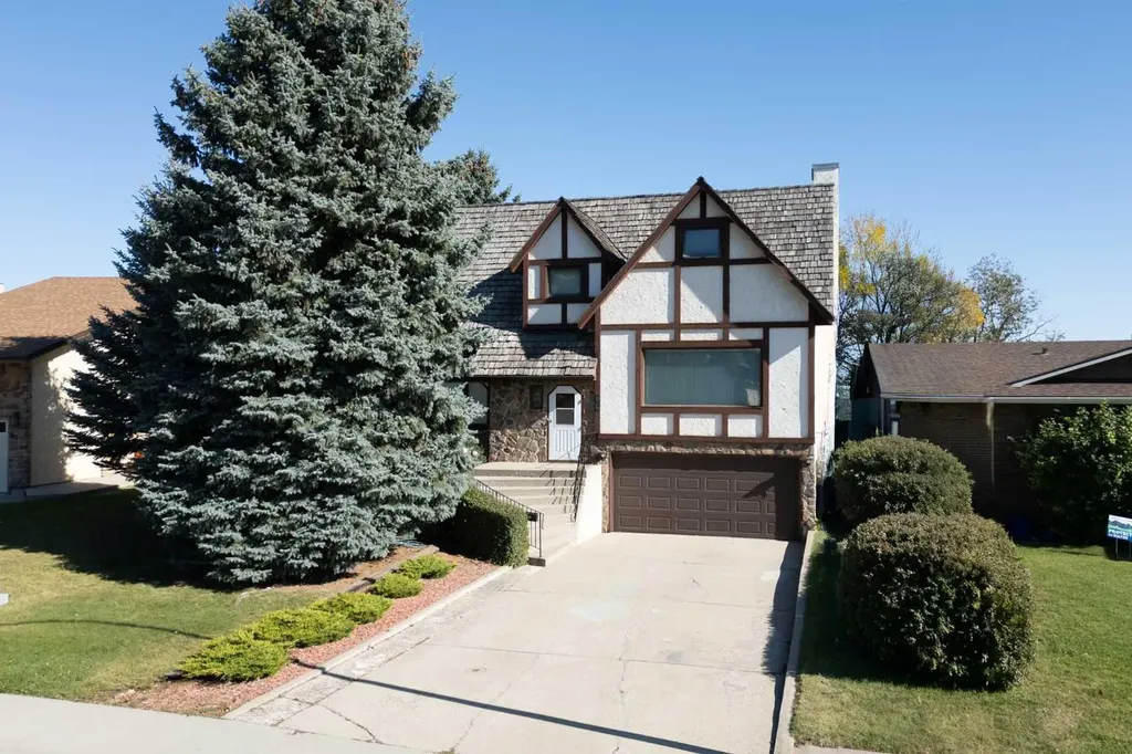 86 Chippewa Crescent W Lethbridge AB T1K5B5