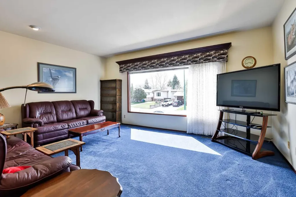 86 Chippewa Crescent W Lethbridge AB T1K5B5