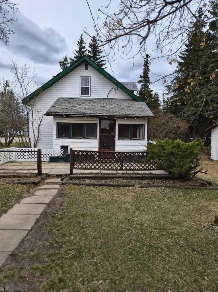 707 3 Avenue Beaverlodge AB T0H 0C0