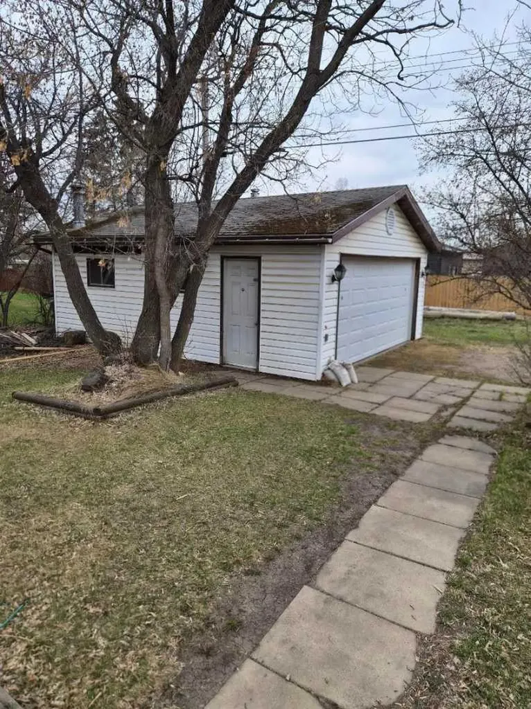 707 3 Avenue Beaverlodge AB T0H 0C0