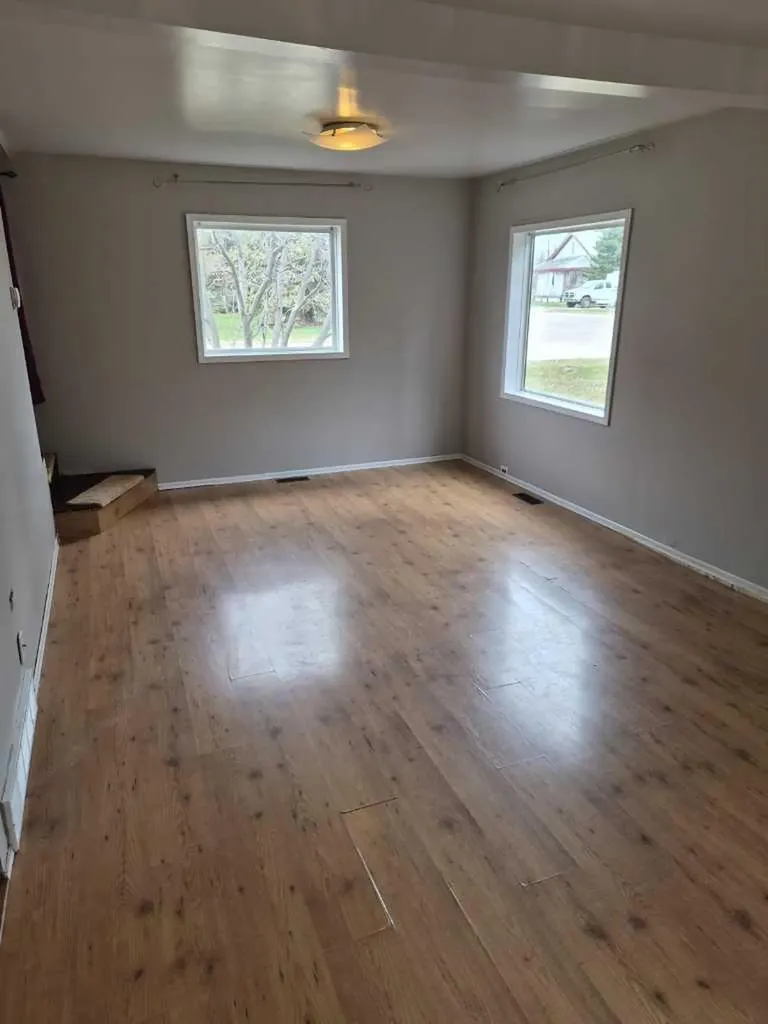707 3 Avenue Beaverlodge AB T0H 0C0