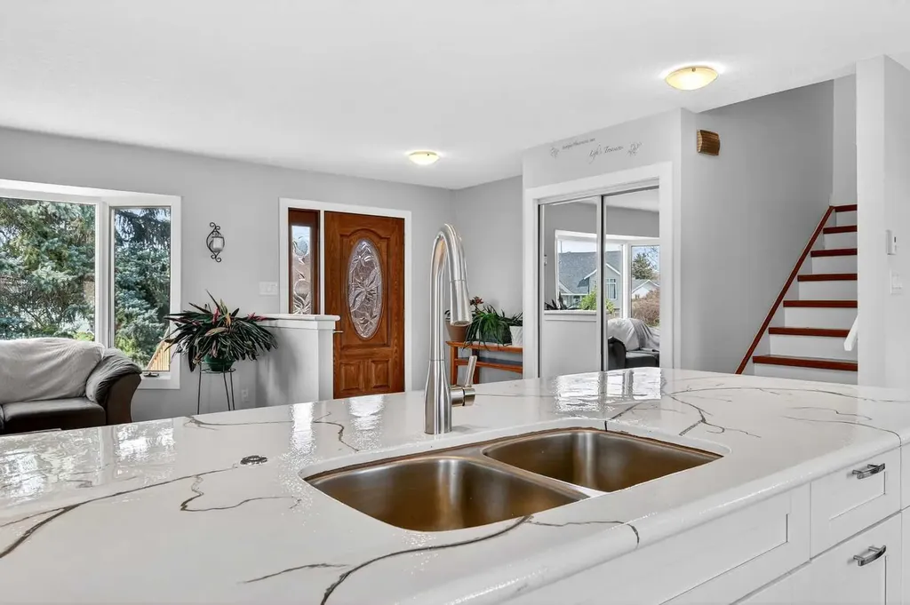 117 Bonitz Court Carseland AB T0J 0M0