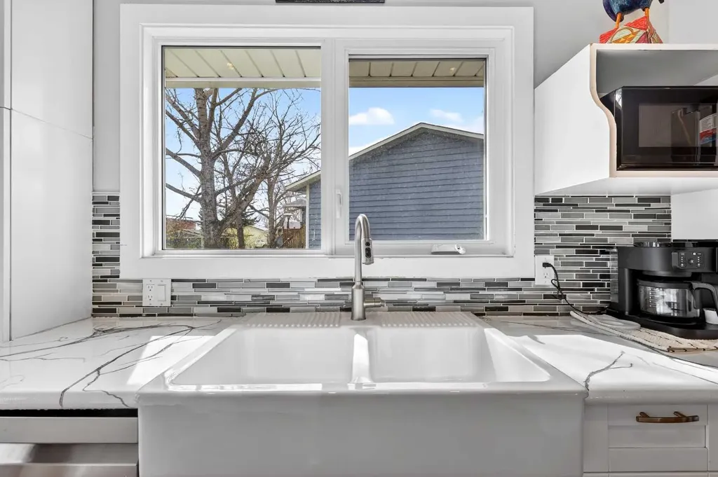 117 Bonitz Court Carseland AB T0J 0M0
