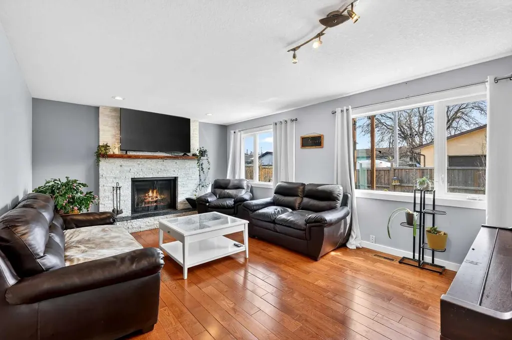 117 Bonitz Court Carseland AB T0J 0M0