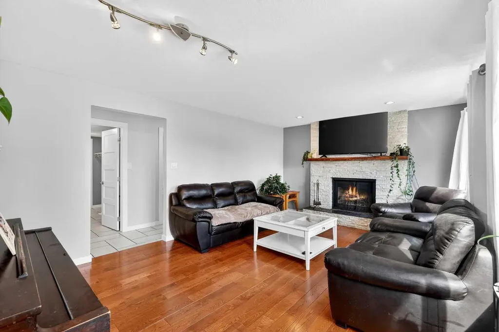117 Bonitz Court Carseland AB T0J 0M0