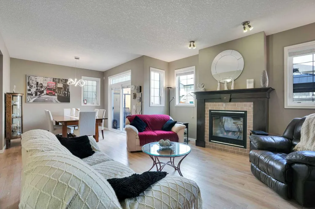 109 Cranleigh Place SE Calgary AB T3M 0N5