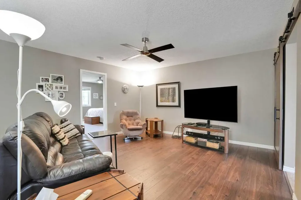 109 Cranleigh Place SE Calgary AB T3M 0N5