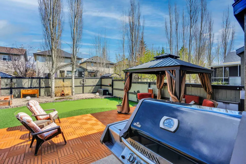 109 Cranleigh Place SE Calgary AB T3M 0N5