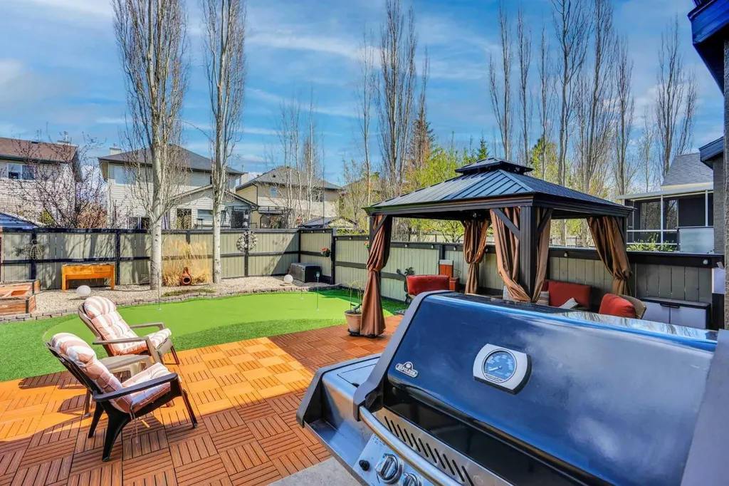 109 Cranleigh Place SE Calgary AB T3M 0N5