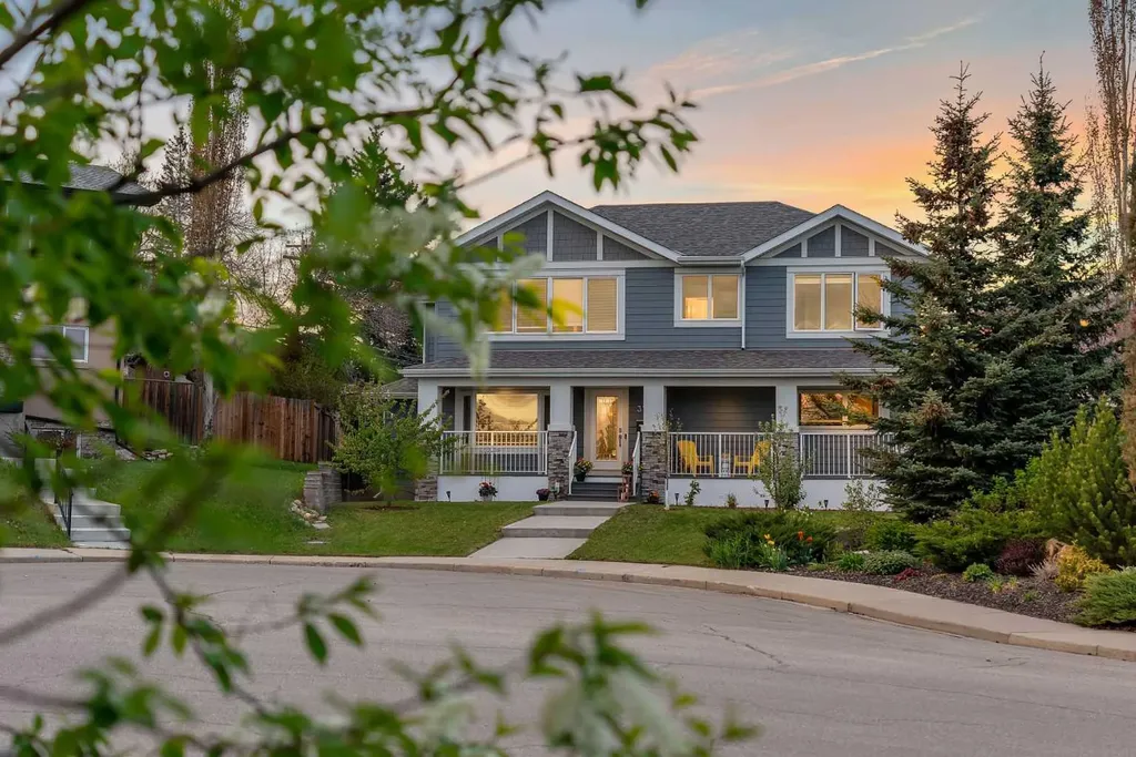 37 Highwood Place NW Calgary AB T2K 2B9
