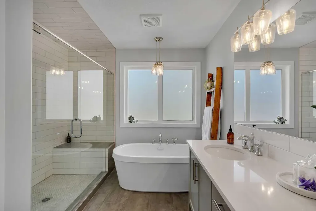 37 Highwood Place NW Calgary AB T2K 2B9