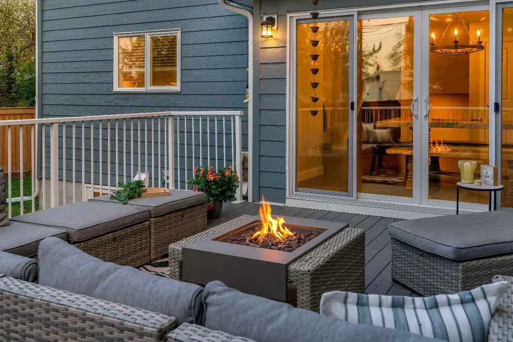 37 Highwood Place NW Calgary AB T2K 2B9
