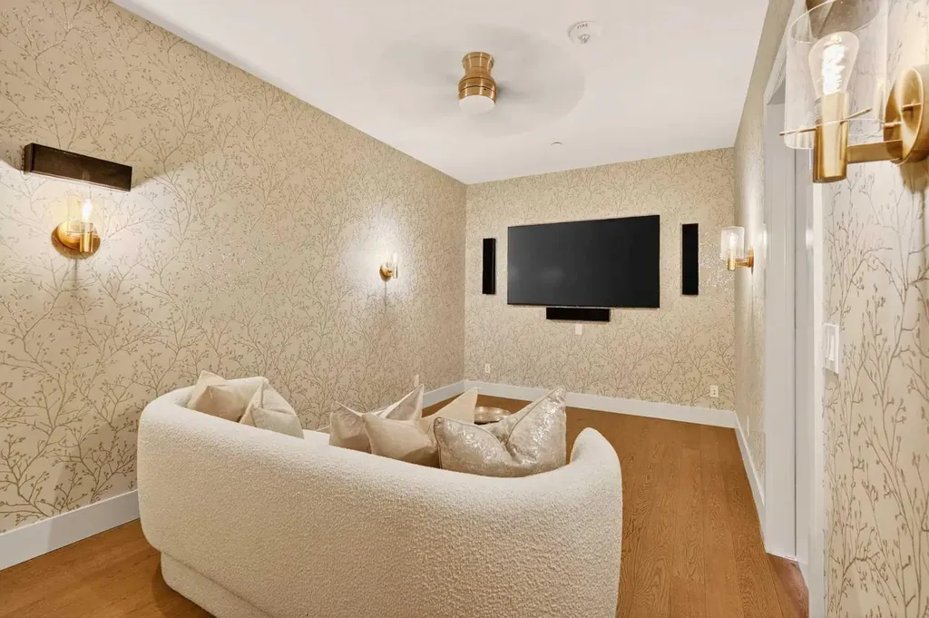 23 Mahogany Circle SE Calgary AB T2M 2V7