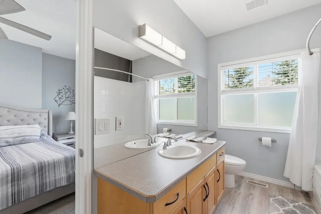 101 Sierra Morena Landing SW Calgary AB T3H 4K3
