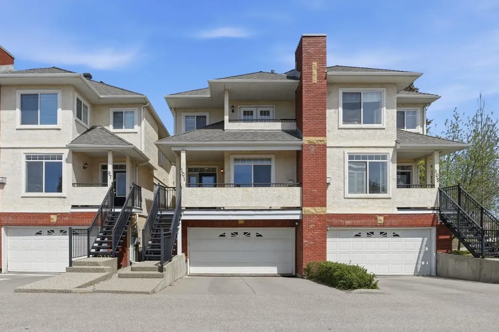 101 Sierra Morena Landing SW Calgary AB T3H 4K3