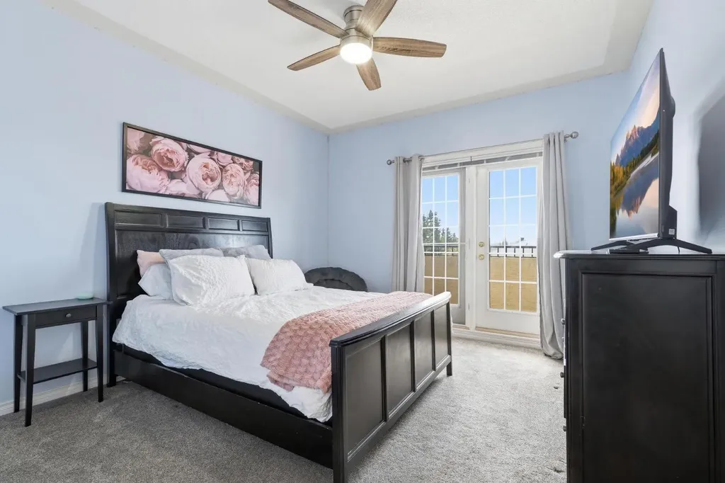 101 Sierra Morena Landing SW Calgary AB T3H 4K3