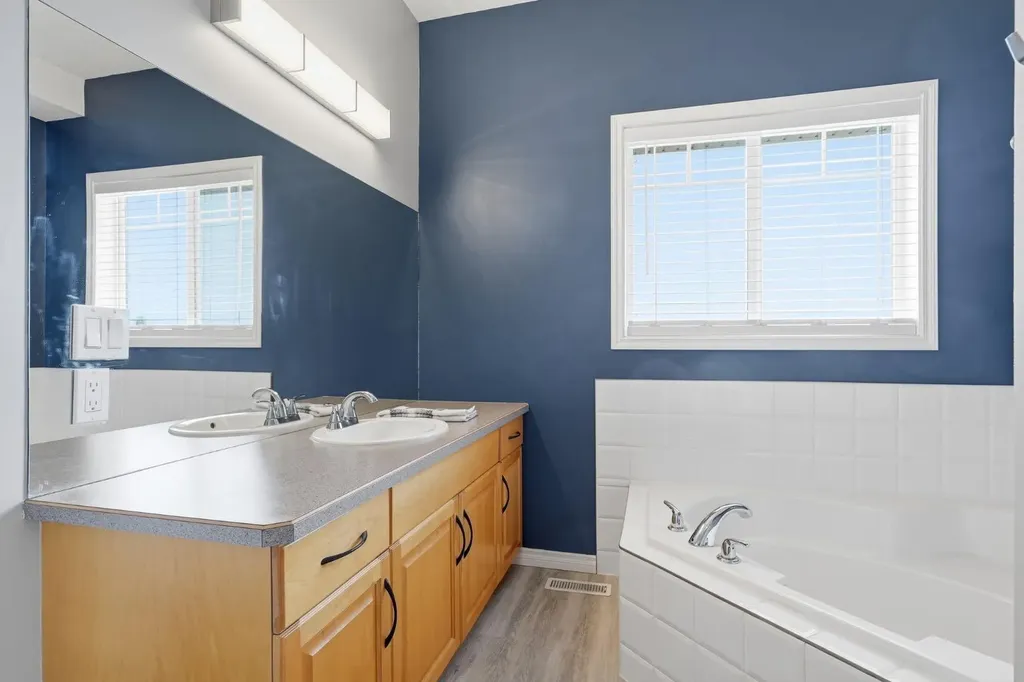 101 Sierra Morena Landing SW Calgary AB T3H 4K3