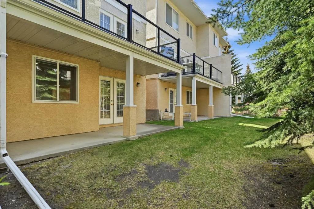 101 Sierra Morena Landing SW Calgary AB T3H 4K3