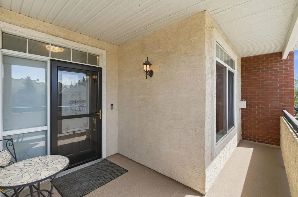 101 Sierra Morena Landing SW Calgary AB T3H 4K3