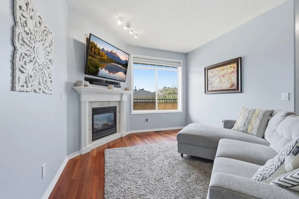 101 Sierra Morena Landing SW Calgary AB T3H 4K3
