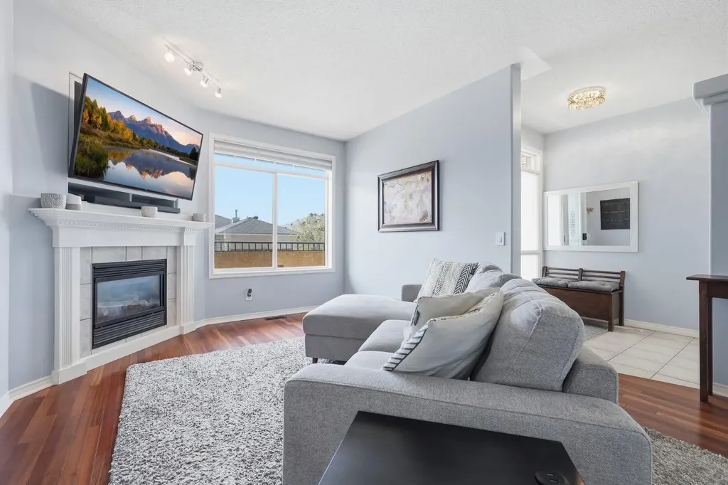 101 Sierra Morena Landing SW Calgary AB T3H 4K3