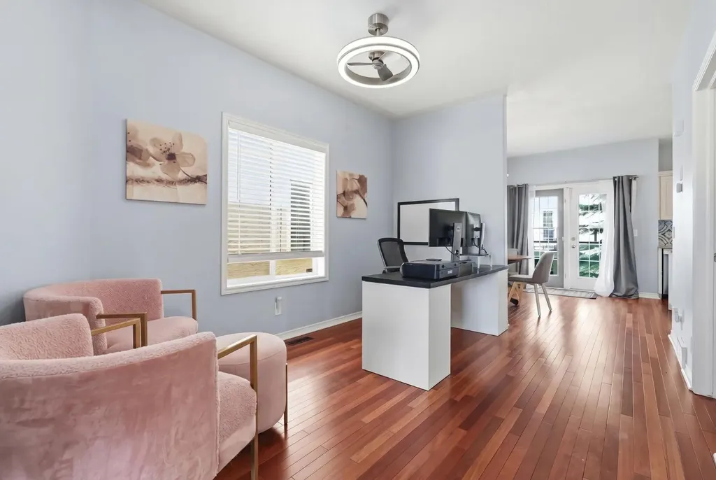 101 Sierra Morena Landing SW Calgary AB T3H 4K3