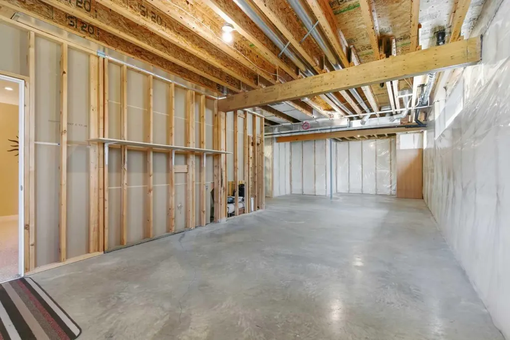 183 Discovery Ridge Way SW Calgary AB T3H 5G3