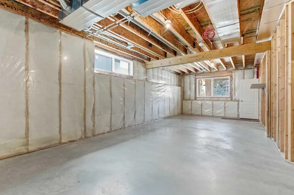 183 Discovery Ridge Way SW Calgary AB T3H 5G3