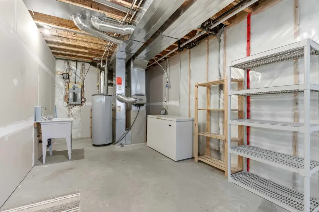 183 Discovery Ridge Way SW Calgary AB T3H 5G3