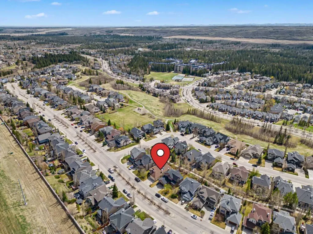 183 Discovery Ridge Way SW Calgary AB T3H 5G3