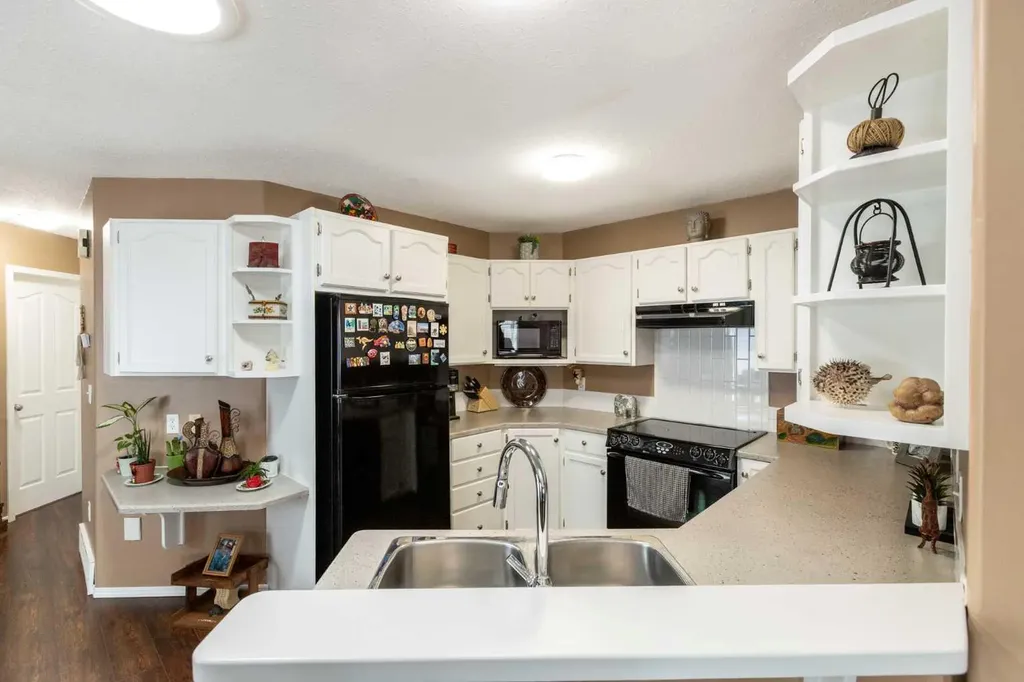 4 Westwood Court Sylvan Lake AB T4S 1P7