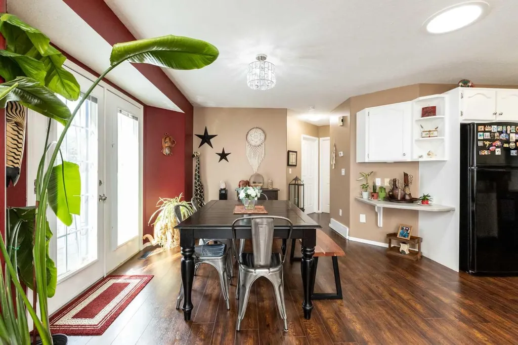 4 Westwood Court Sylvan Lake AB T4S 1P7
