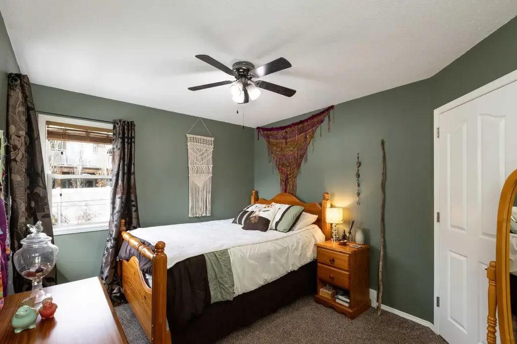 4 Westwood Court Sylvan Lake AB T4S 1P7