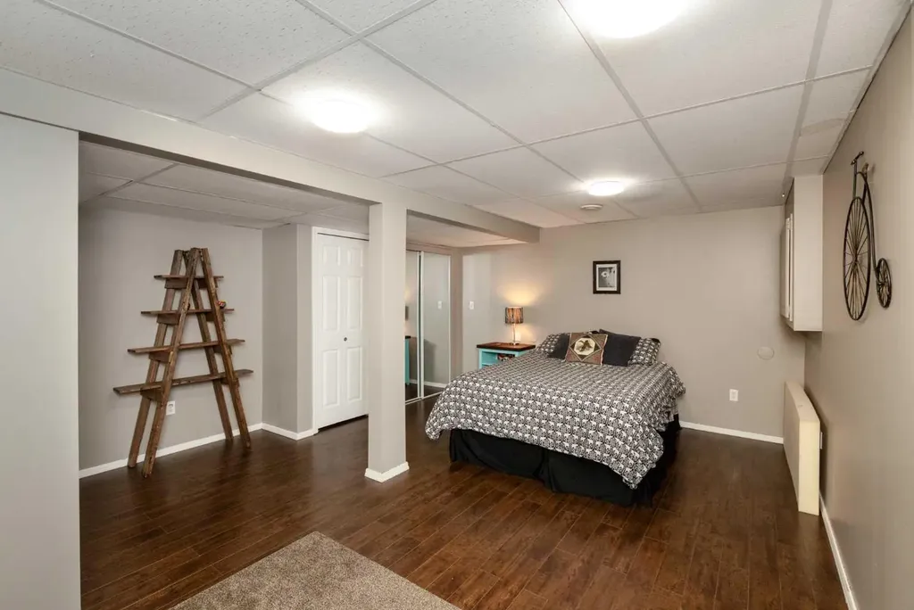4 Westwood Court Sylvan Lake AB T4S 1P7