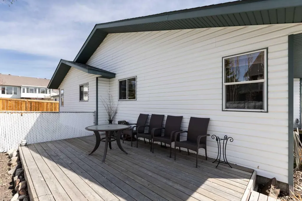 4 Westwood Court Sylvan Lake AB T4S 1P7
