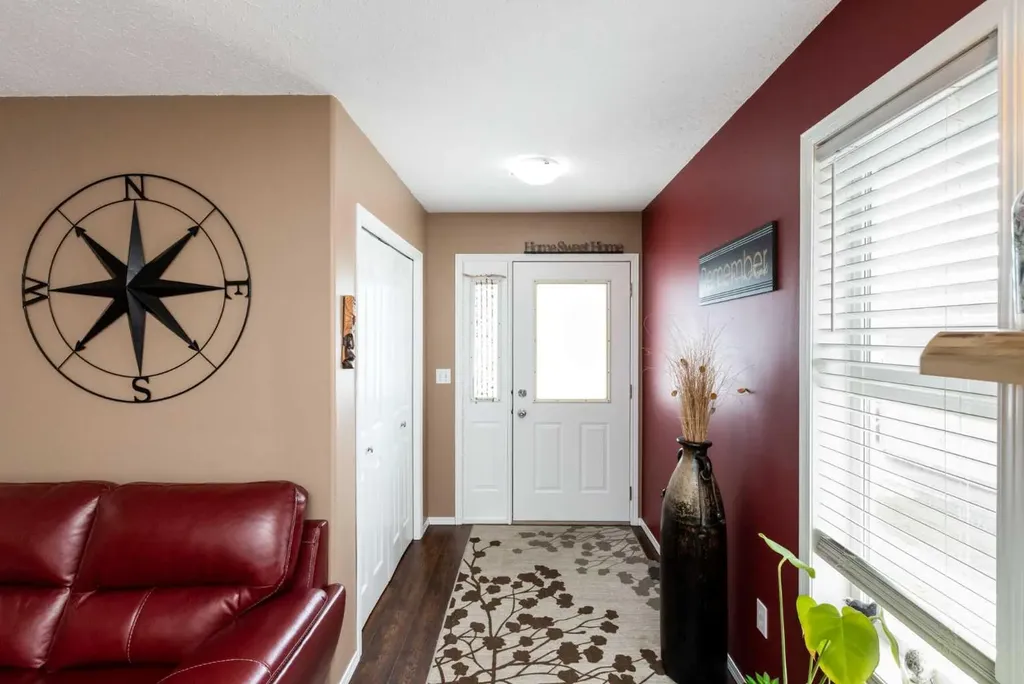 4 Westwood Court Sylvan Lake AB T4S 1P7