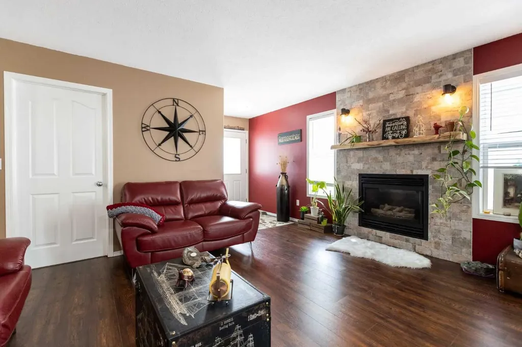 4 Westwood Court Sylvan Lake AB T4S 1P7