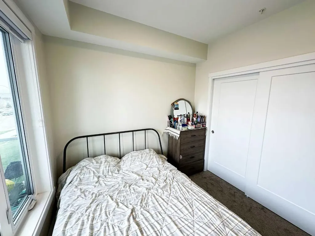 700 Shawnee Square SW Calgary AB T2Y0Z6