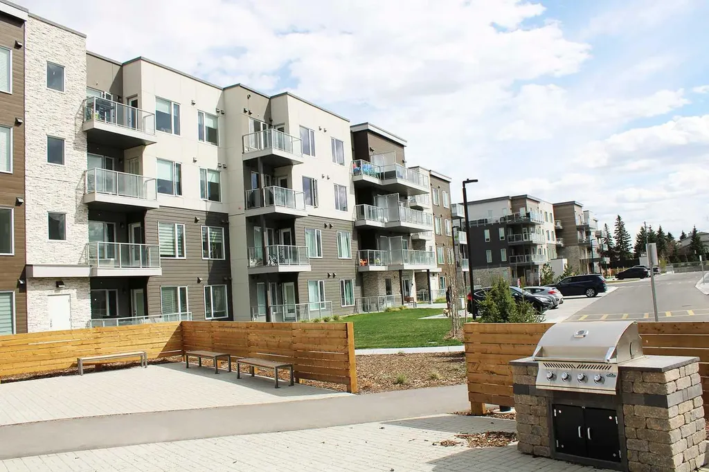 700 Shawnee Square SW Calgary AB T2Y0Z6