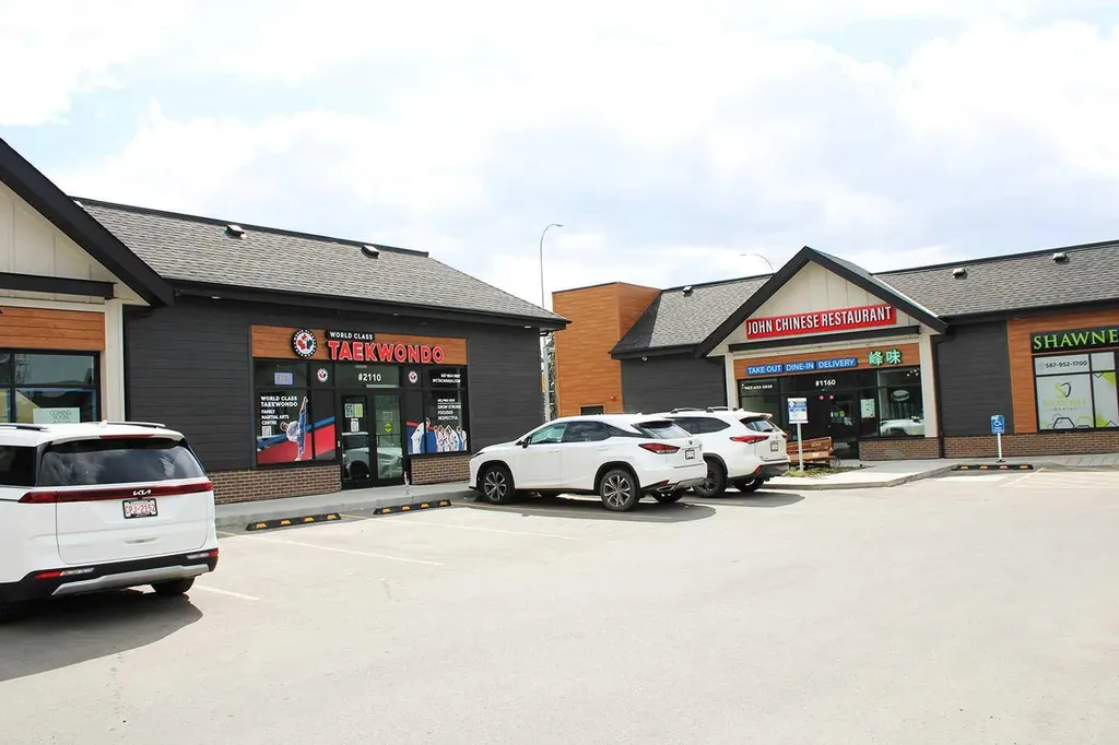 700 Shawnee Square SW Calgary AB T2Y0Z6