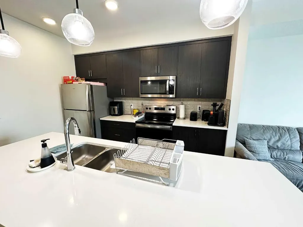 700 Shawnee Square SW Calgary AB T2Y0Z6