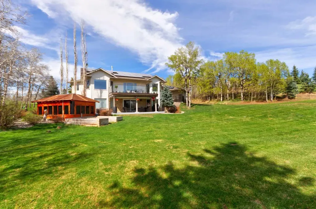 224091 148 Avenue W Rural Foothills County AB T0L 1W0