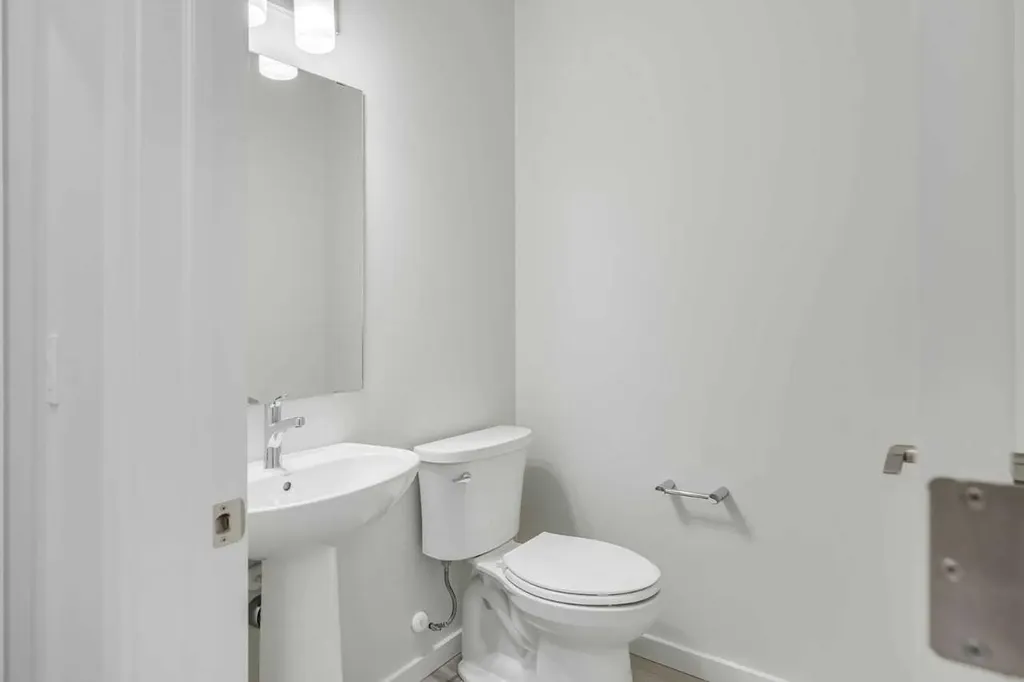 408 Heartwood Grove SE Calgary AB T3M2K1